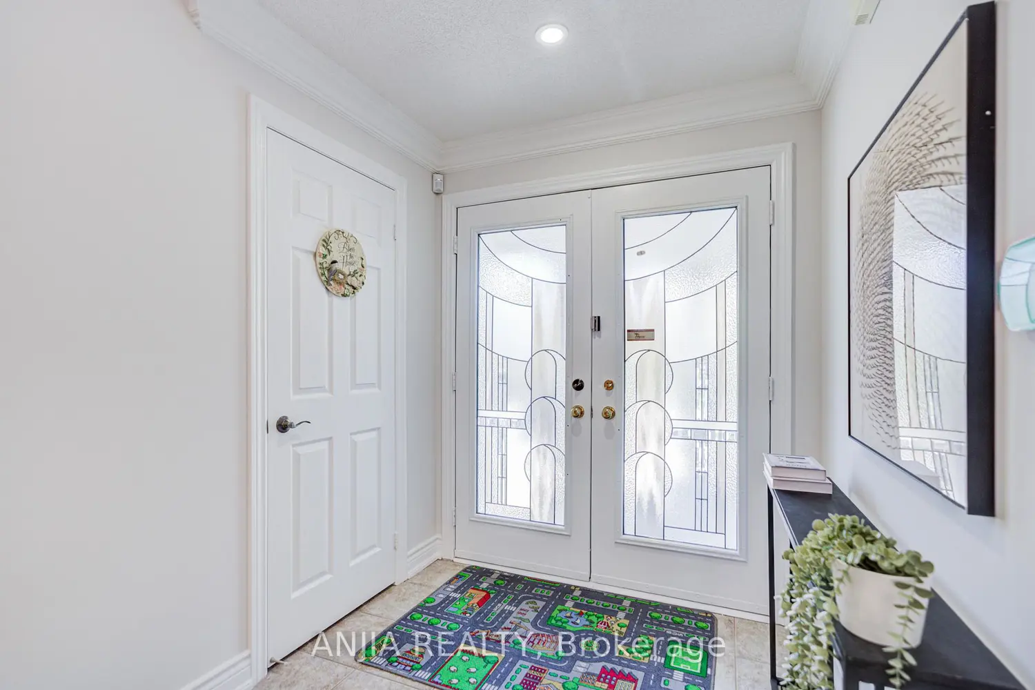 78 Hollylane Drive
