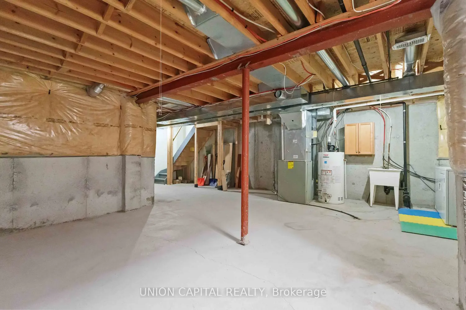 Additional image 18 of 25 Maple Ridge Crescent