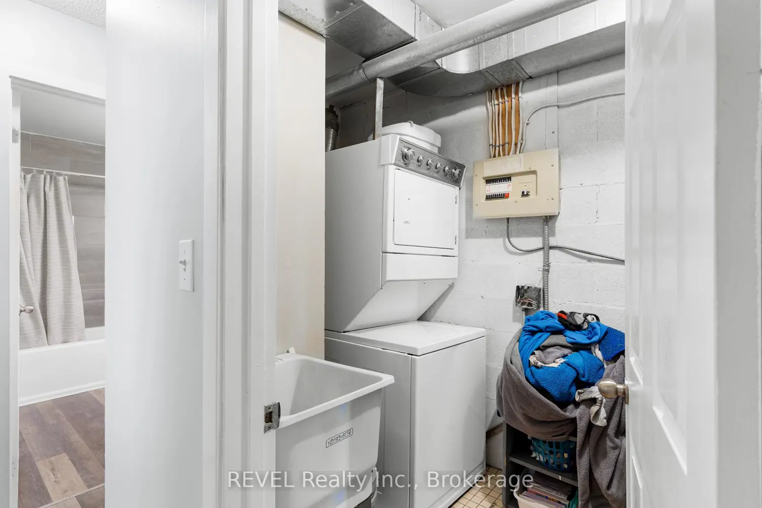 Additional image 17 of 5222 Portage Road 305