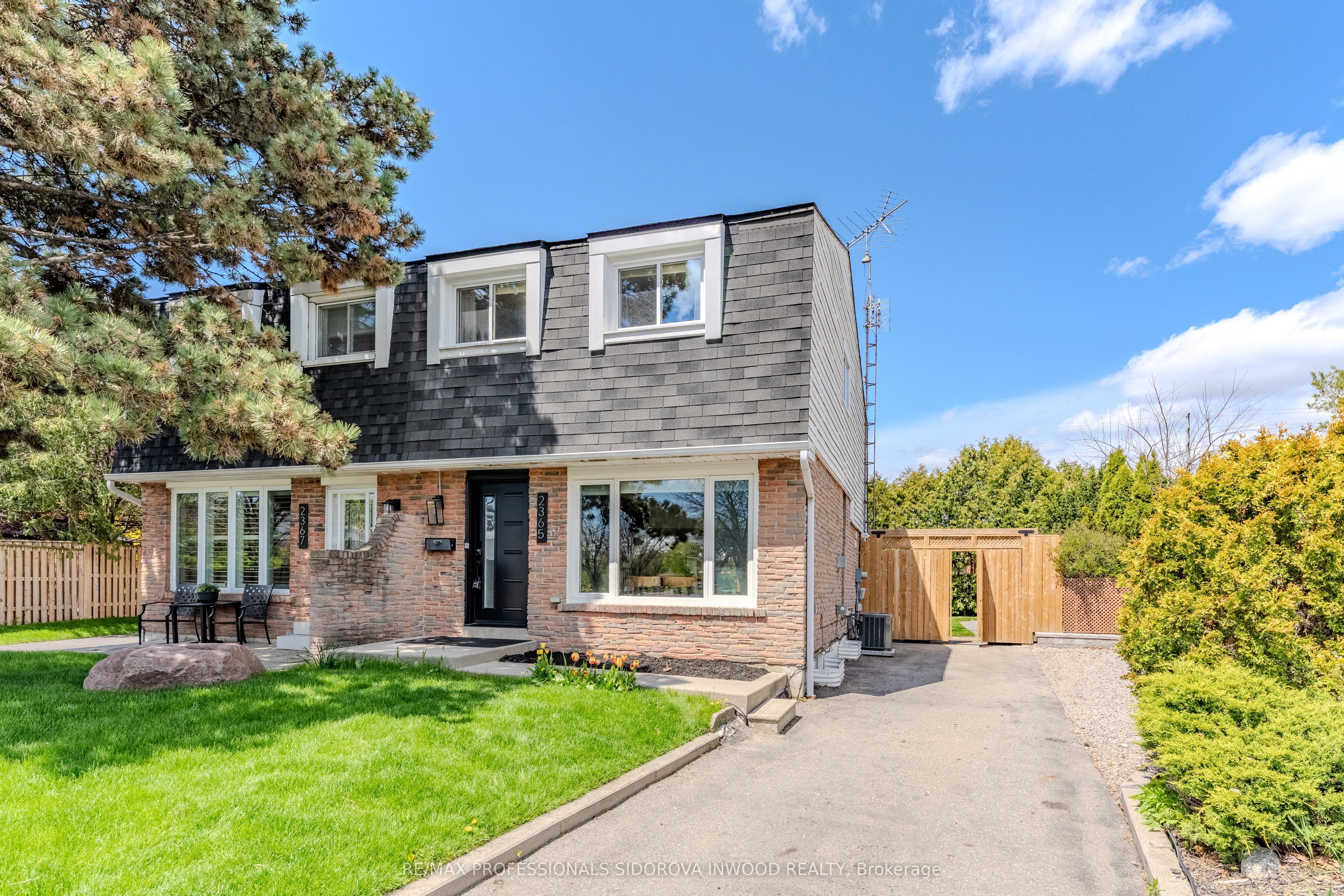2365 Delkus Crescent, Mississauga, ON, L5A 1K8