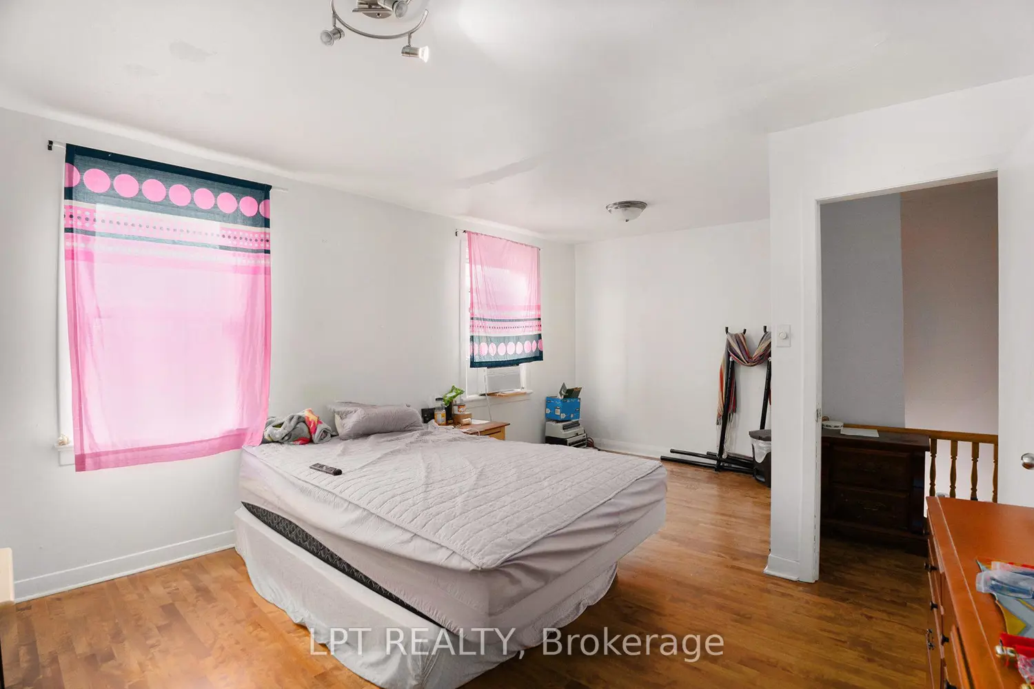 Additional image 11 of 257 Parkdale Avenue