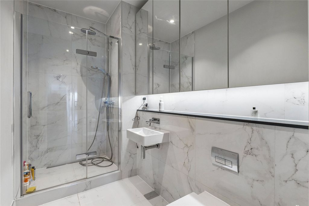 Additional image 10 of 3 bed flat to rentAspin Lane, Manchester, Greater Manchester M4