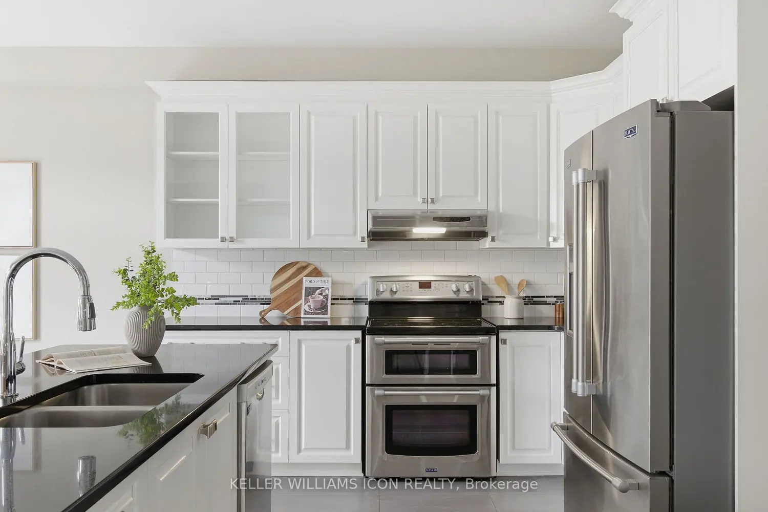 Additional image 3 of 3379 Woodroffe Avenue