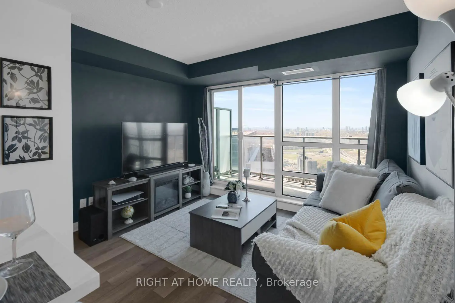 Additional image 3 of 2015 Sheppard Avenue 3801