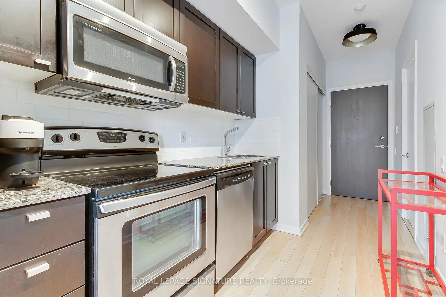 Additional image 6 of 103 The Queensway 1511