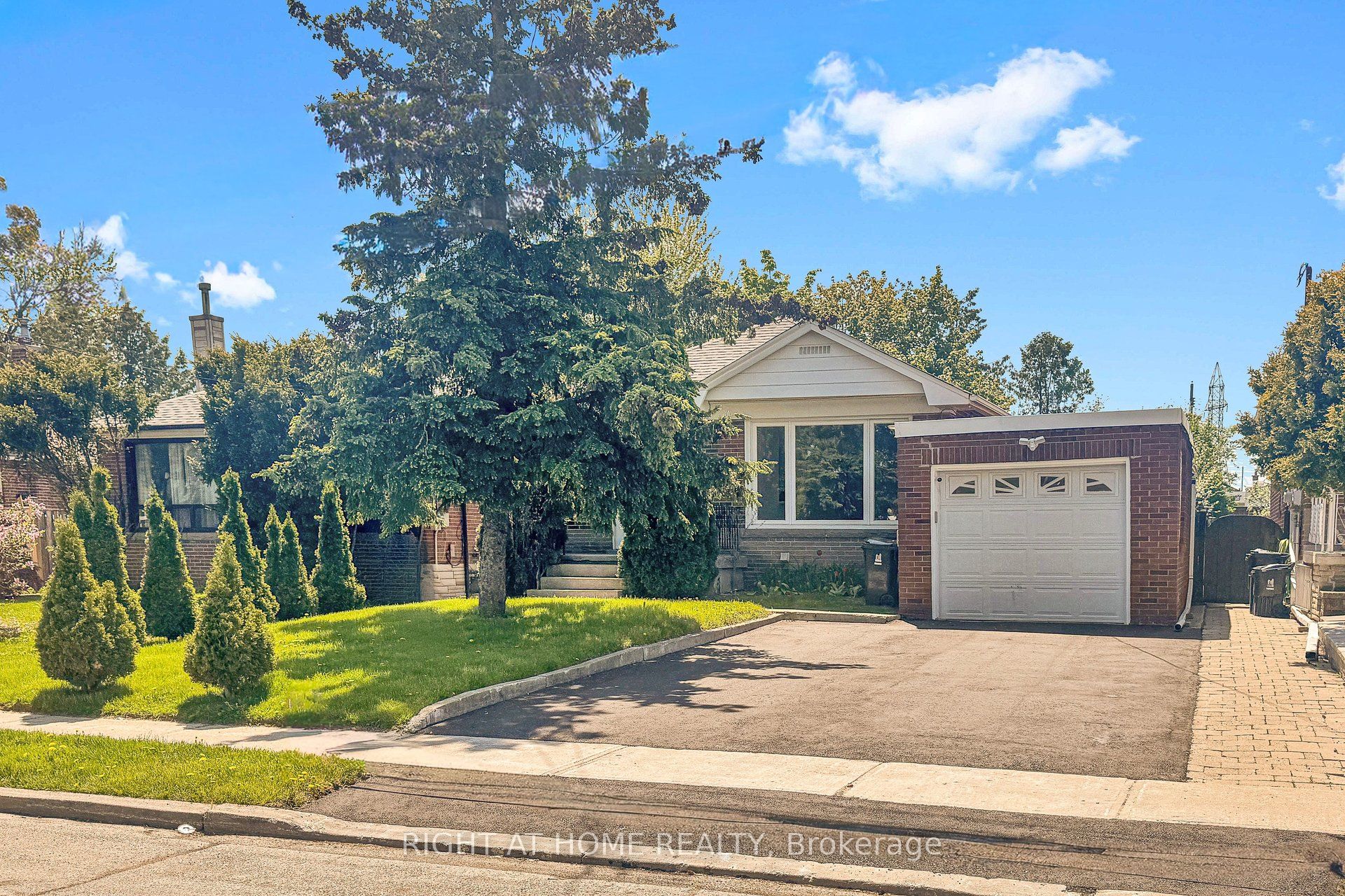 22 Lingarde Drive, Toronto, ON, M1R 1X6