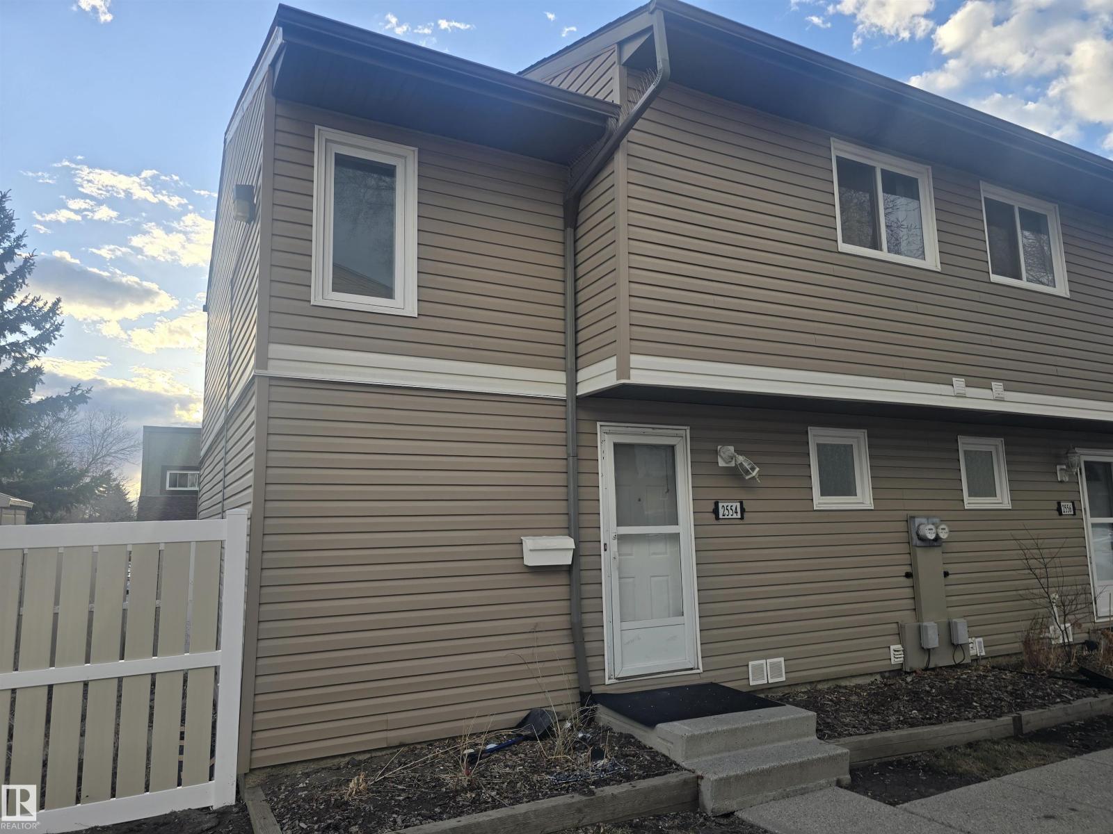 2554 79 Street NW, Edmonton, AB, T6K3Y4