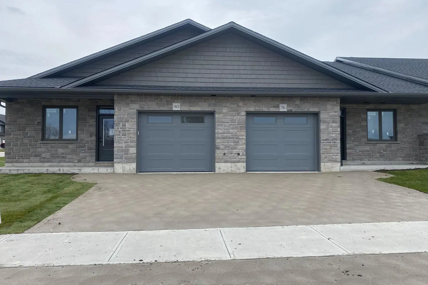 20 Mercedes Crescent
