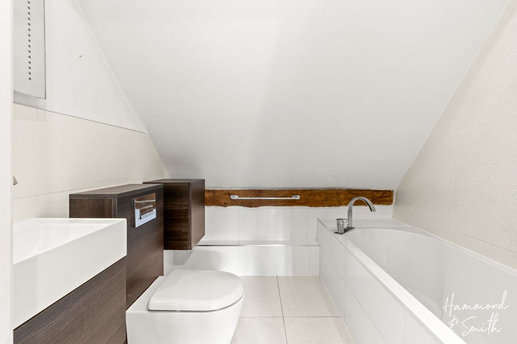 Additional image 20 of 6 bed barn conversion to rentWoodside, Epping CM16