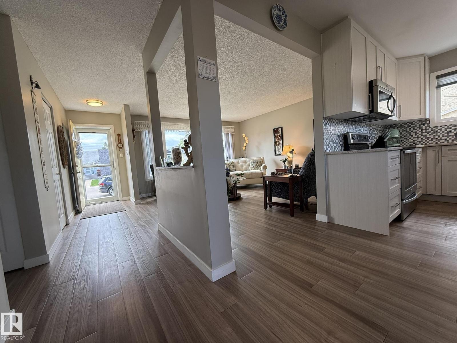 Additional image 5 of 9848 151 Street NW, Edmonton, AB, T5P1S8