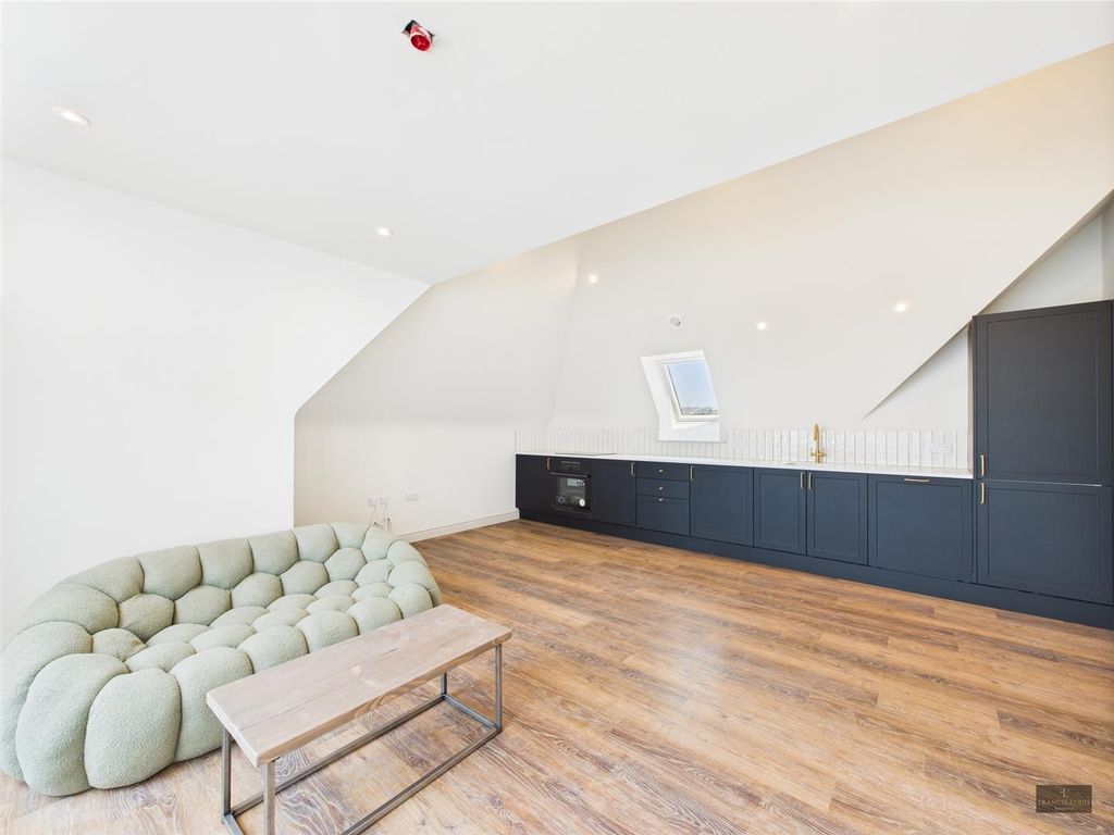 Additional image 2 of 2 bed flat to rent29 Paternoster House, Exeter EX4