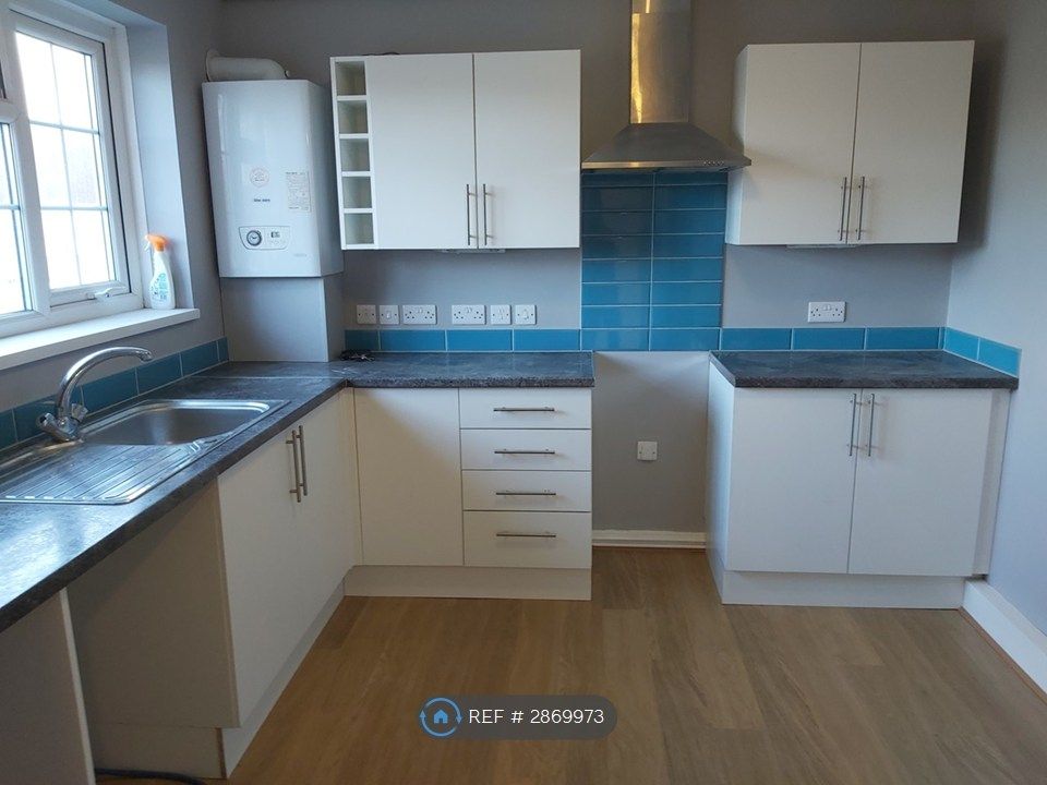 2 bed flat to rentGlantraeth, Bangor LL57 photo 5