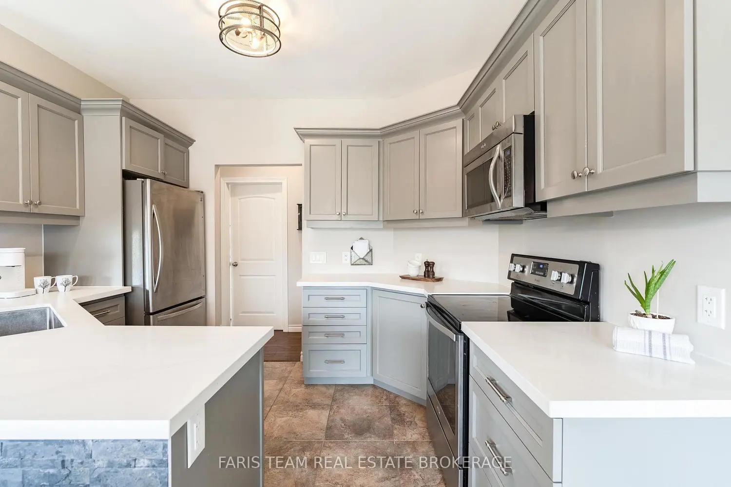 53 Boyd Crescent photo 3