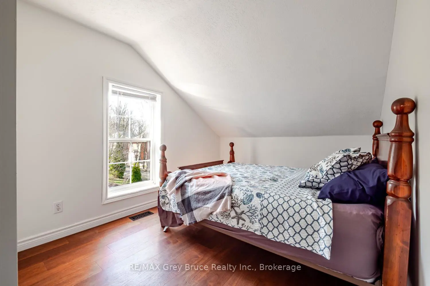 Additional image 11 of 735 5Th Avenue