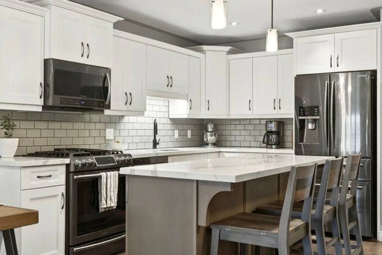 67 Macneil Court photo 3
