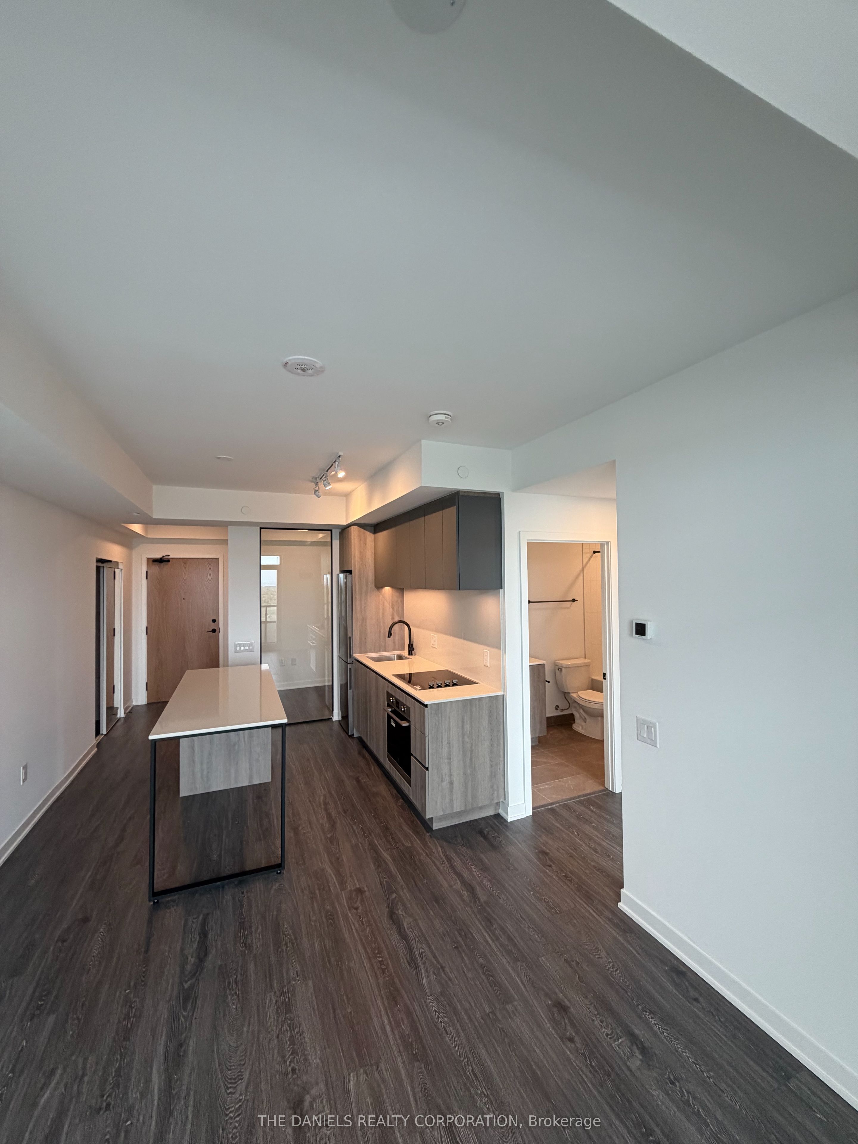 2412-2495 Eglinton Avenue W, Mississauga, ON, L5M 2T2