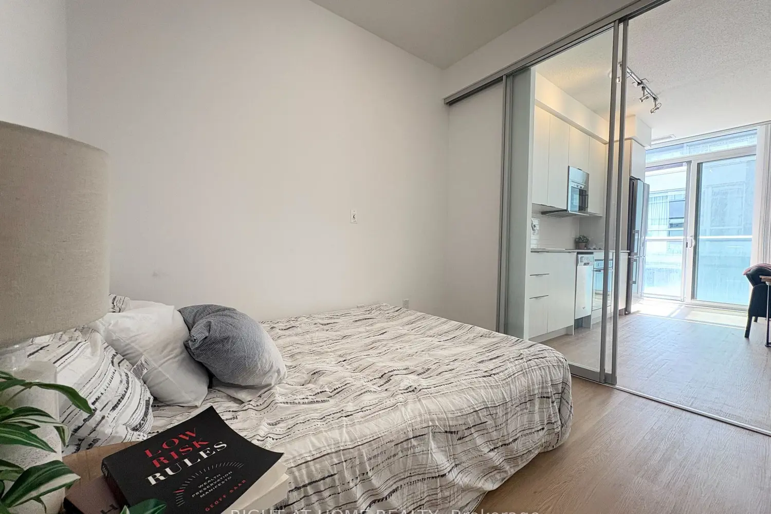 Additional image 7 of 101 Erskine Avenue 308