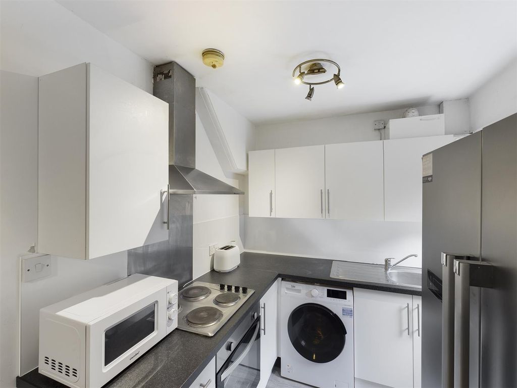 Additional image 2 of 6 bed shared accommodation to rentMedmerry Hill, Brighton BN2