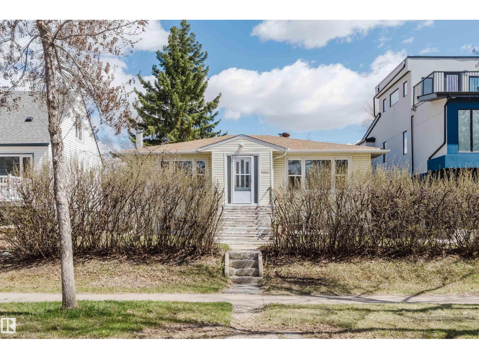 10511 80 Street NW, Edmonton, AB, T6A3J8