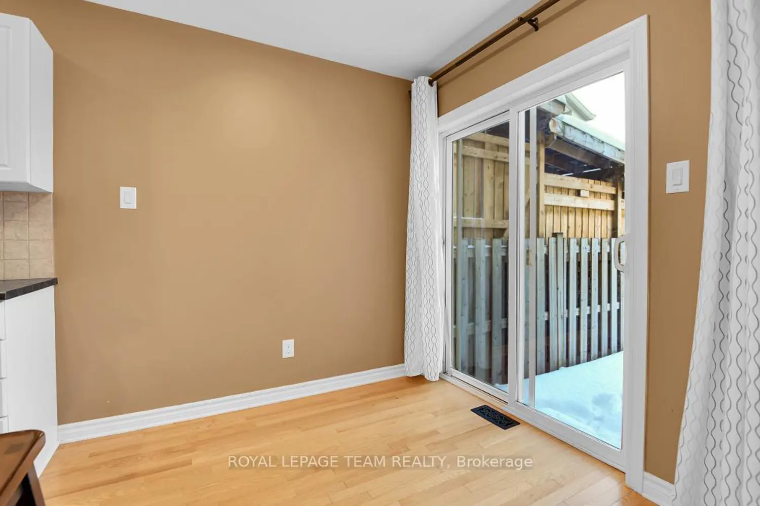 541 Salzburg Drive photo 5