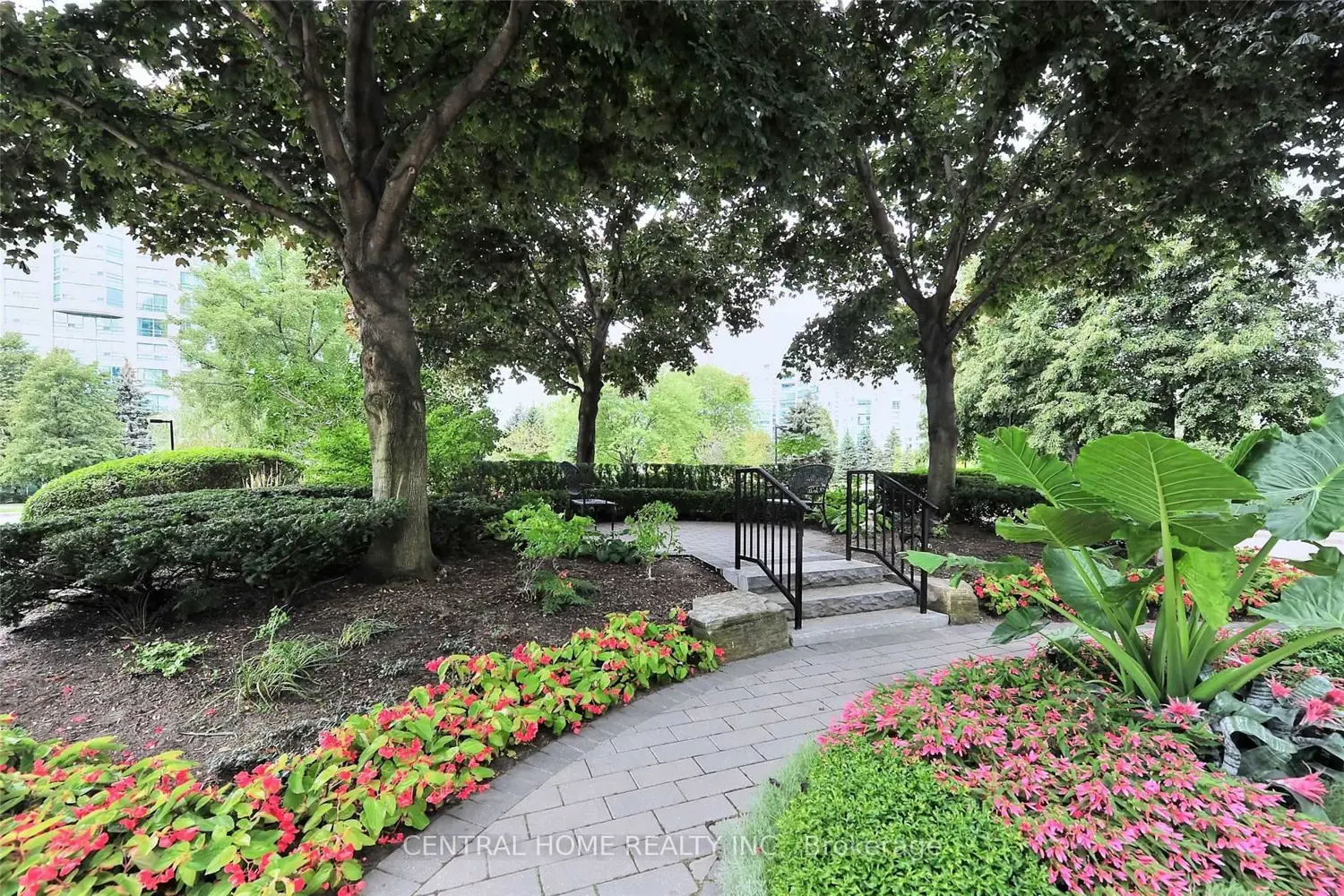 Additional image 2 of 7825 Bayview Avenue #502