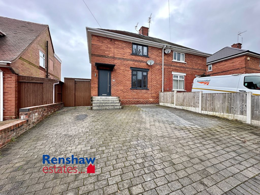 3 bed semi-detached house to rentSt Johns Road, Ilkeston, Derbyshire DE7