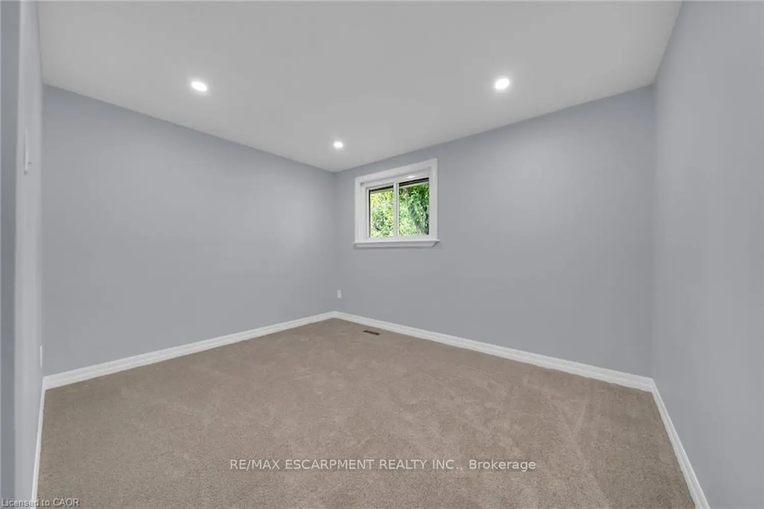 Additional image 14 of 451 Woodview Road 4