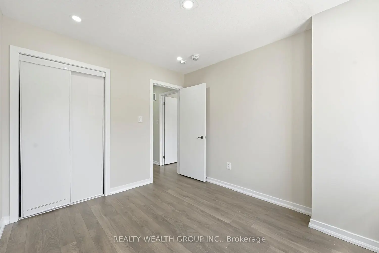 Additional image 8 of 112 Golden Springs Drive