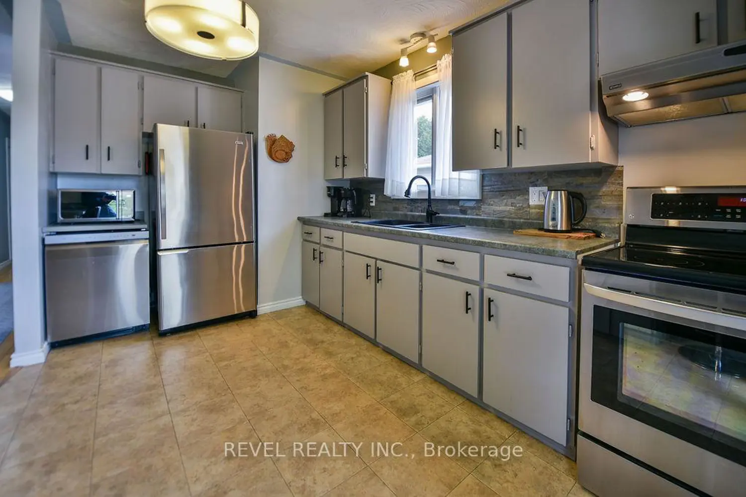 Additional image 3 of 100 Brock Avenue