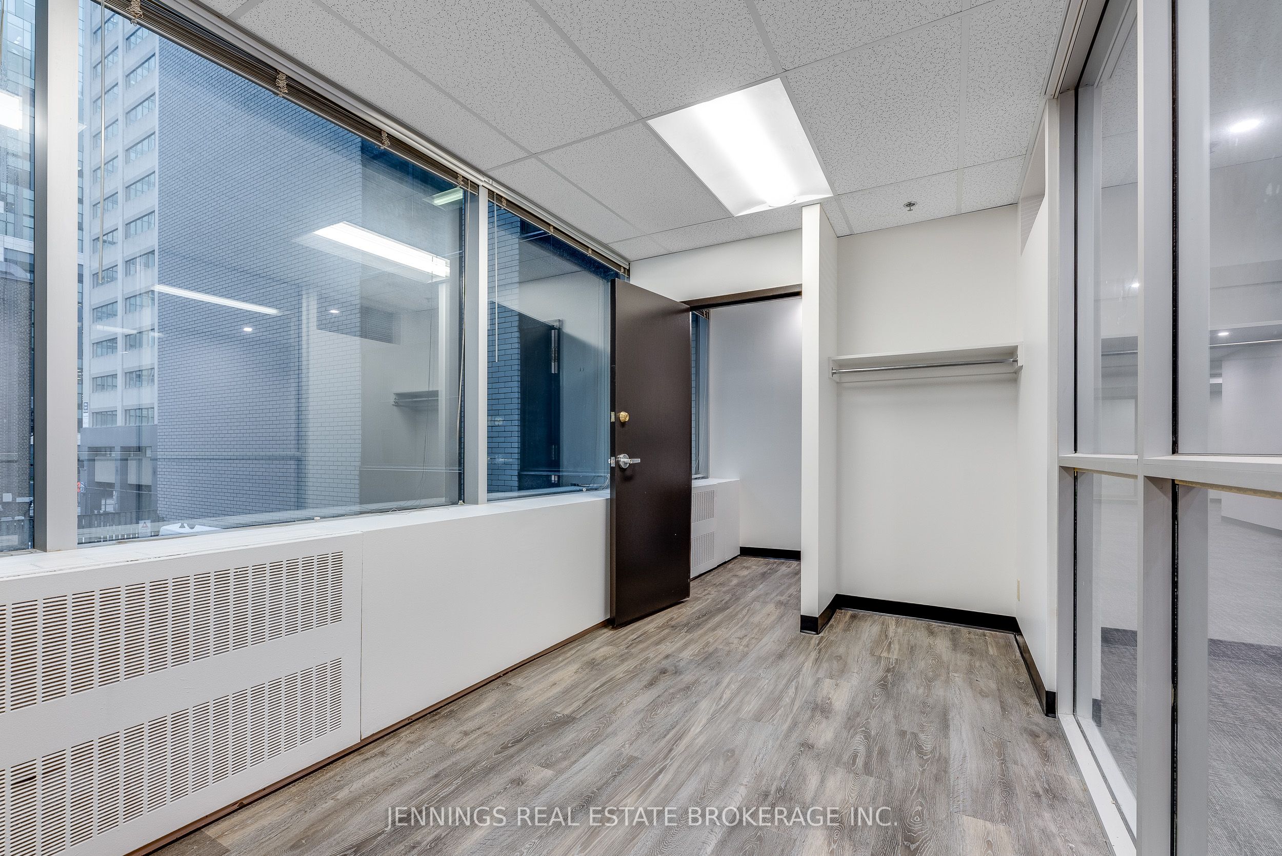 Additional image 3 of 202-141 Laurier Avenue W, Ottawa, ON, K1P 5J3