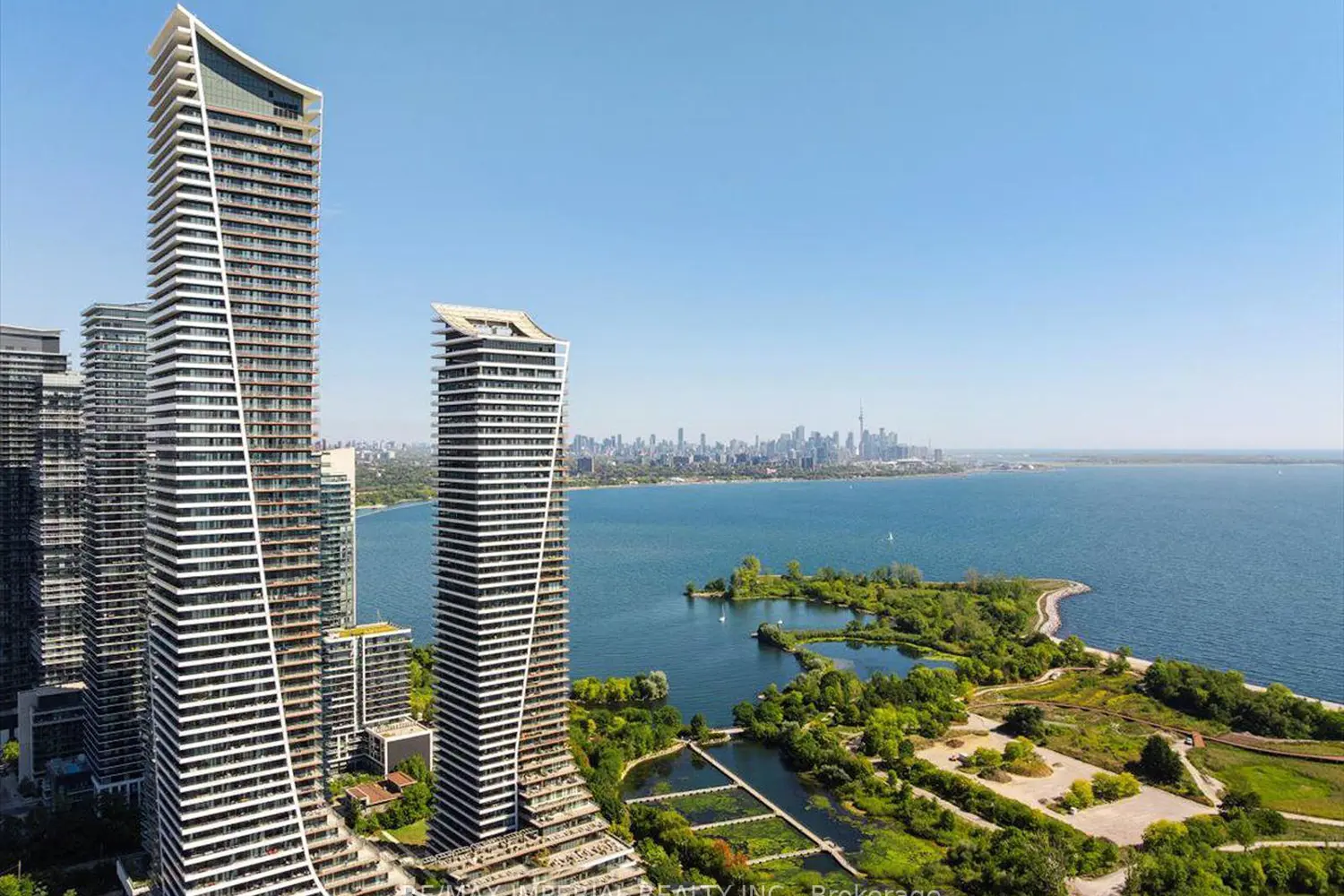 20 Shore Breeze Drive 2007