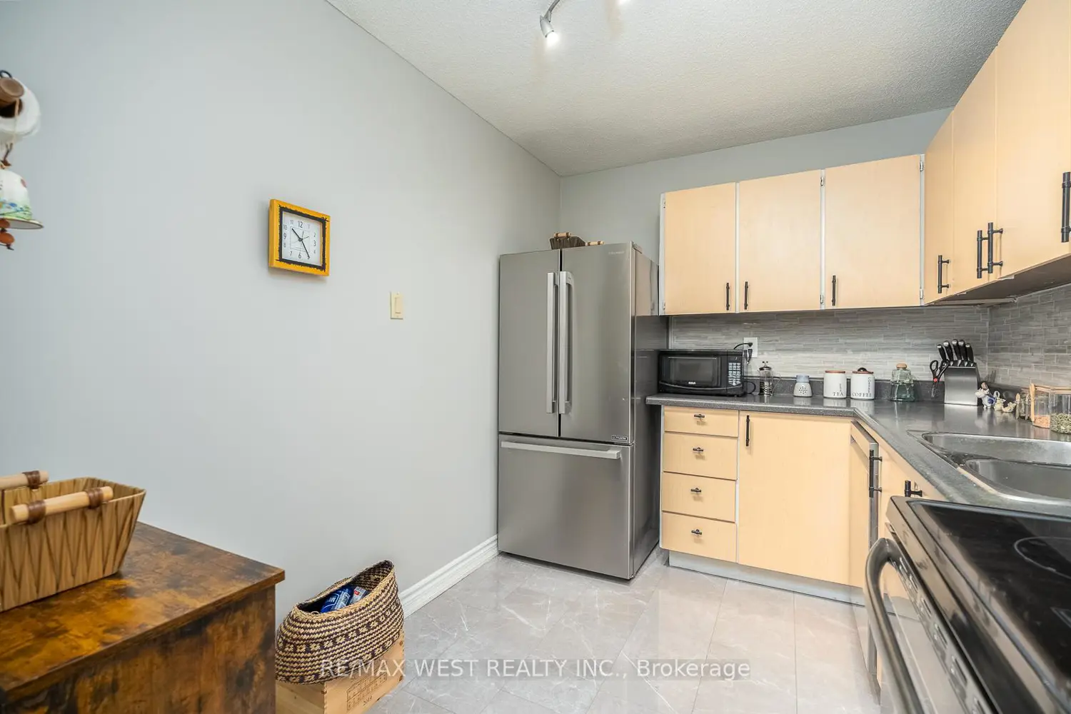 Additional image 7 of 1100 Caven Street 310
