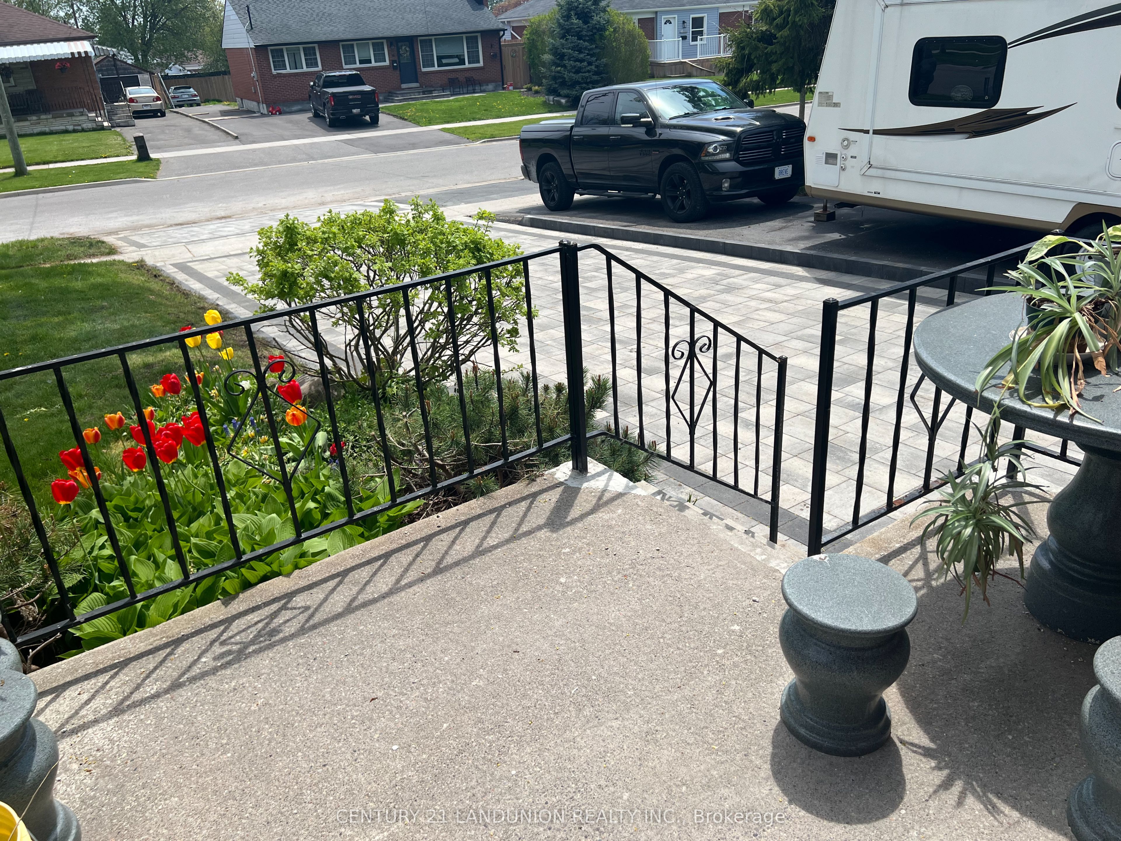 Additional image 3 of 34 Grassmere Court, Oshawa, ON, L1H 3X4