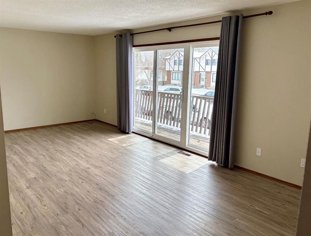 Additional image 3 of 4828 Varsity Drive NW, Calgary, AB, T3A 1A3