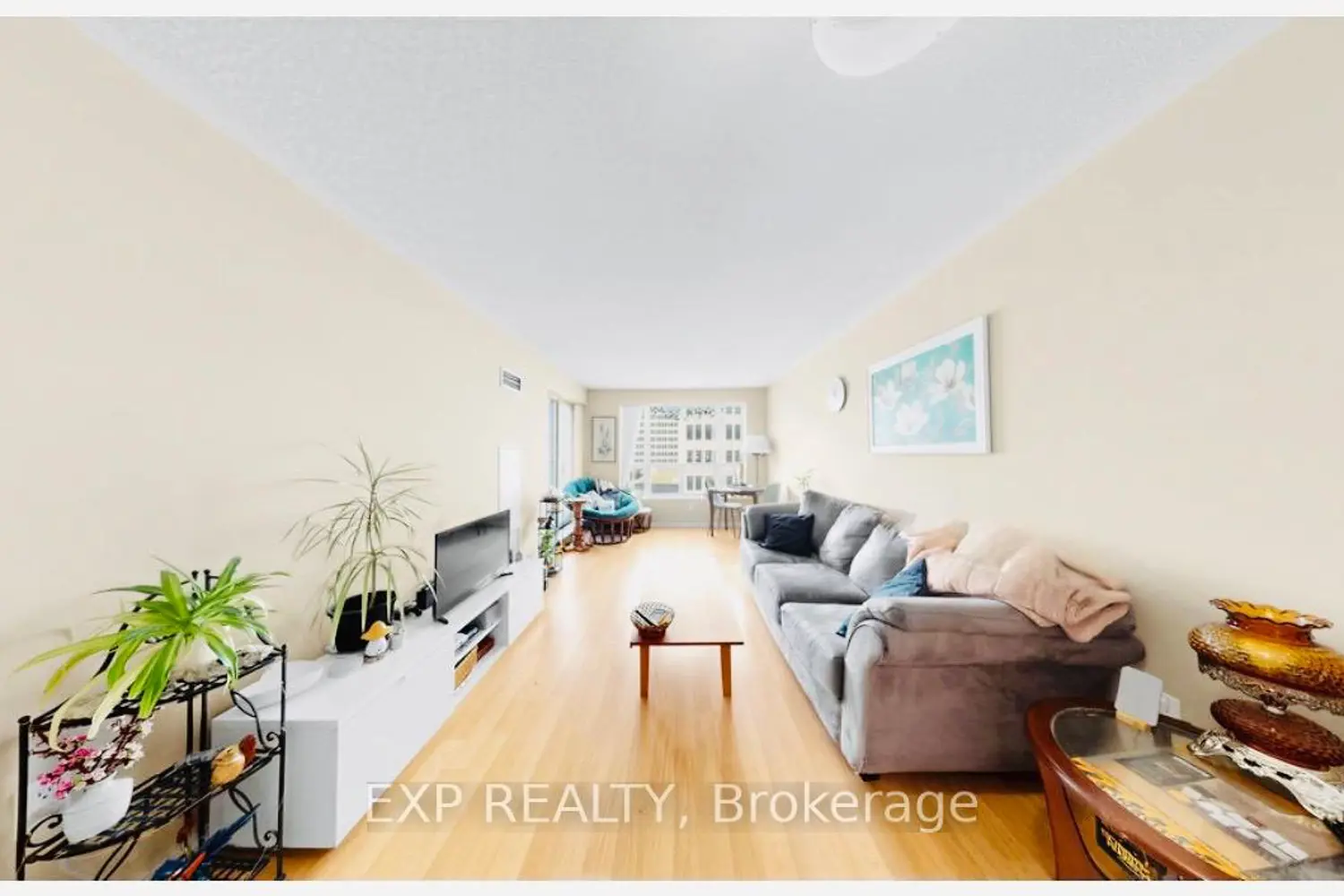 Additional image 5 of 889 Bay Street 607