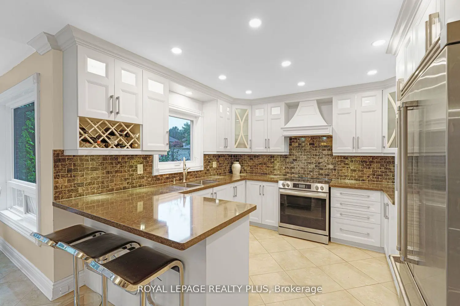 Additional image 5 of 1760 Featherston Court