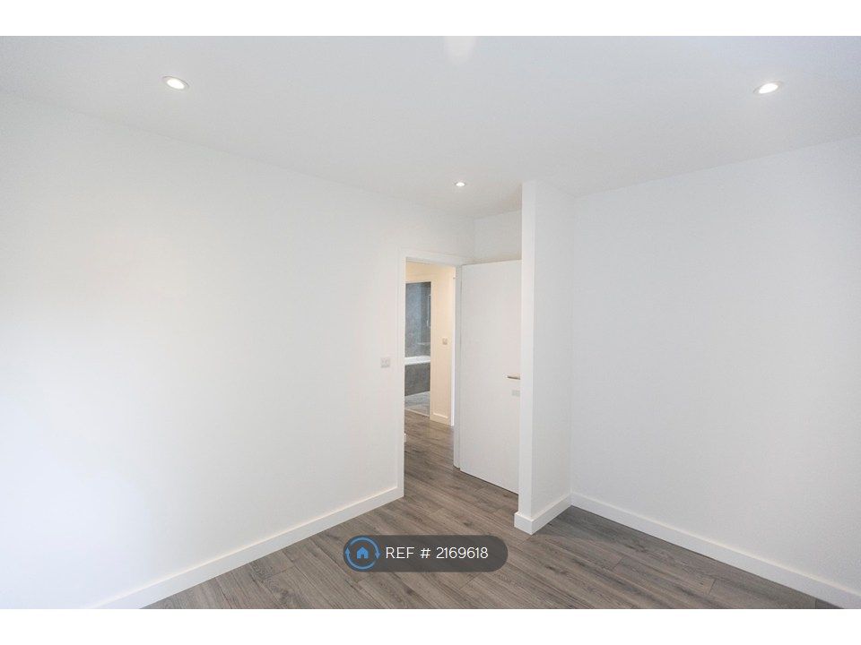 Additional image 6 of 2 bed flat to rentThe Headlands, Penryn TR10