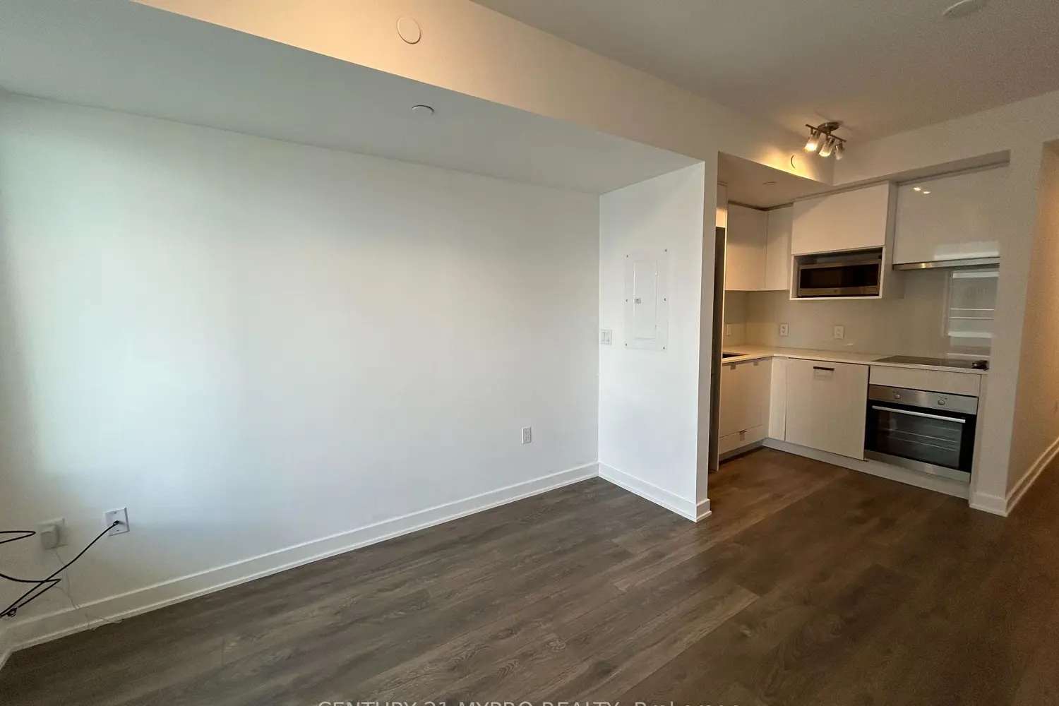 Additional image 6 of 195 Redpath Avenue 2714