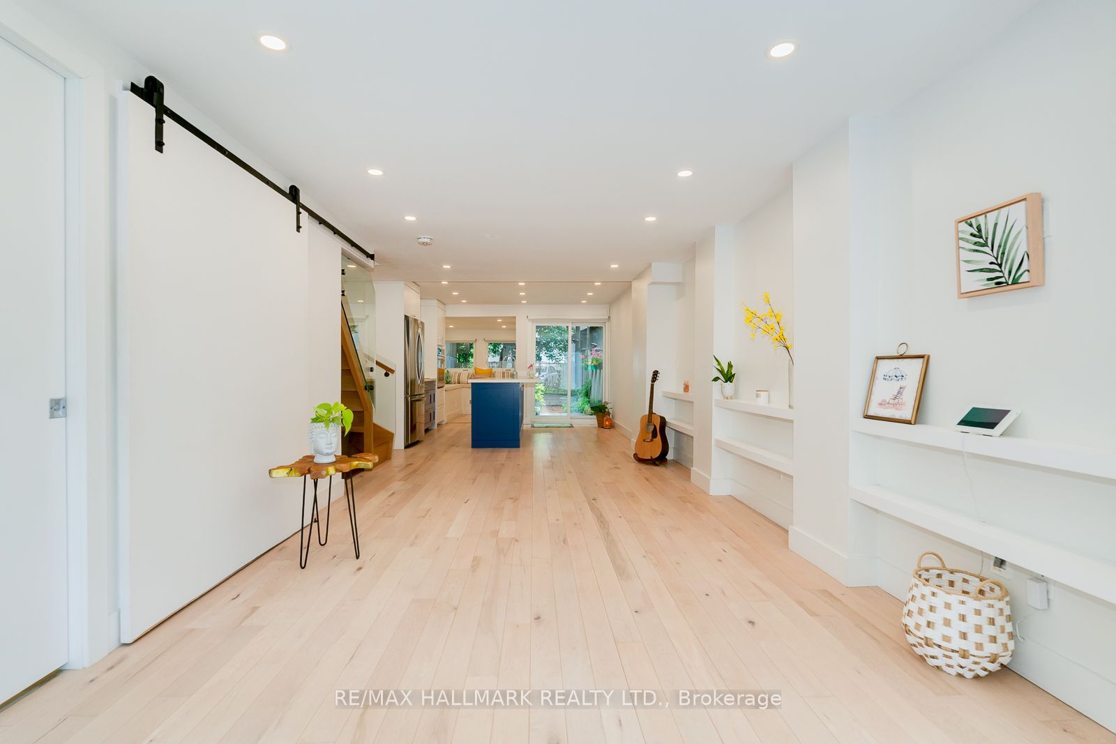 37 Craven Road, Toronto, ON, M4L 2Z4