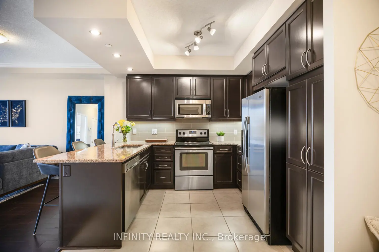Additional image 10 of 330 Ridout Street 1005