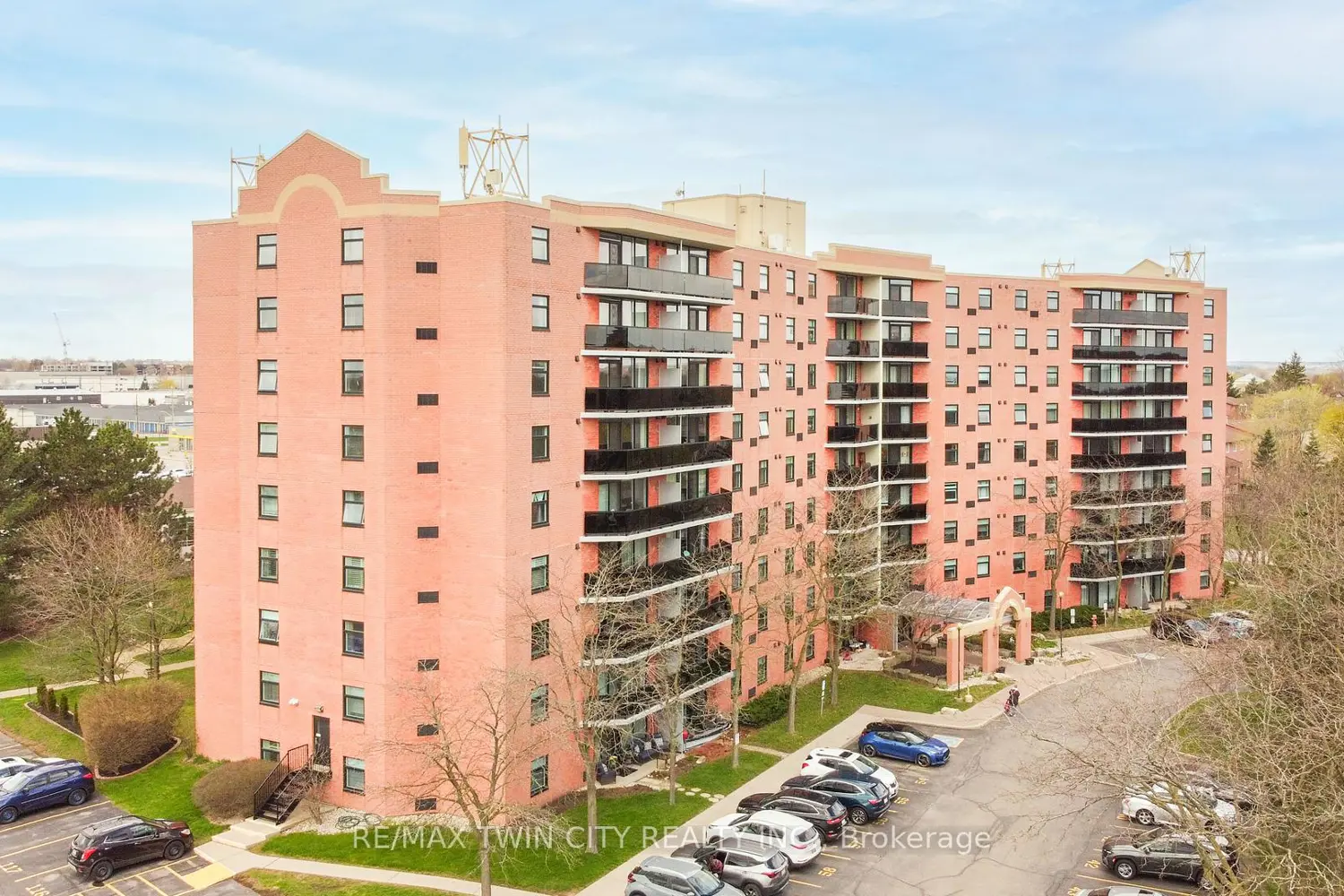 Additional image 18 of 9 Bonheur Court 207