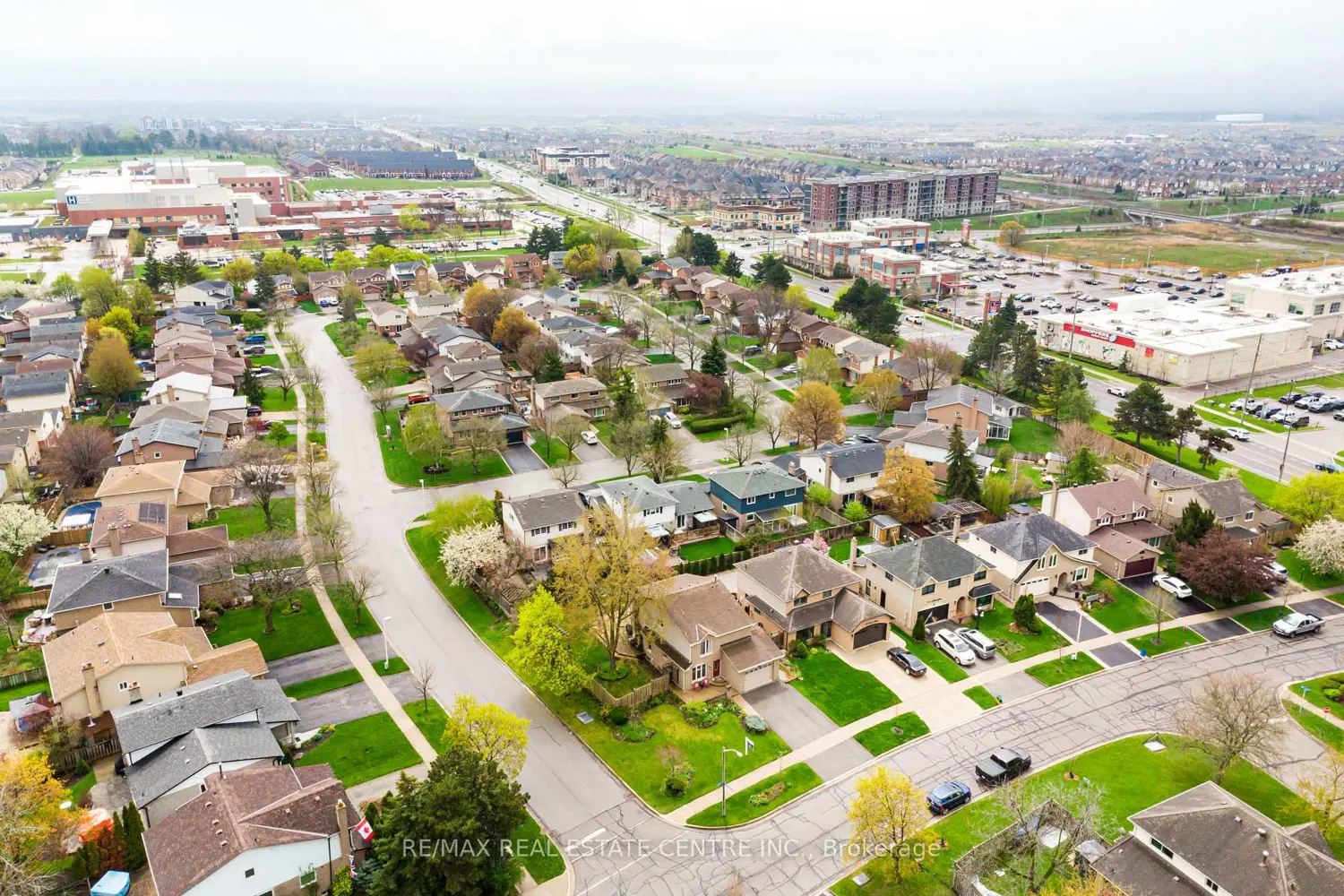 569 Vanier Drive photo 4