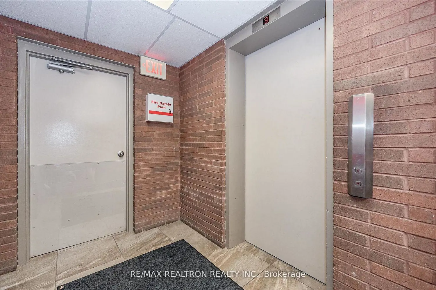 10 Ajax Street 203 photo 4