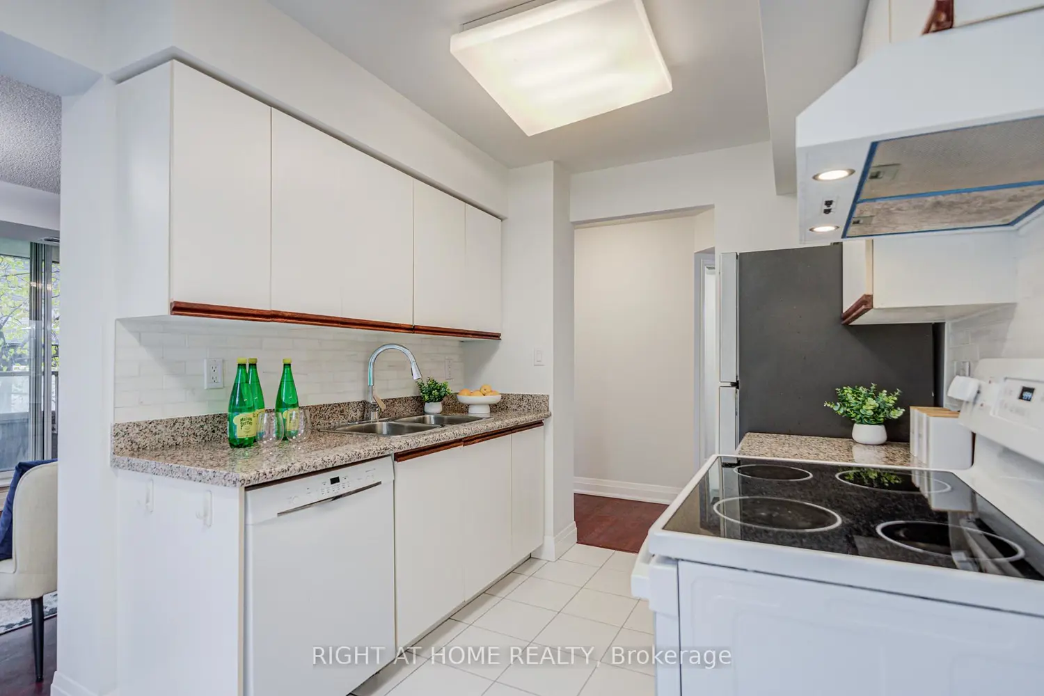 Additional image 6 of 35 Empress Avenue 207