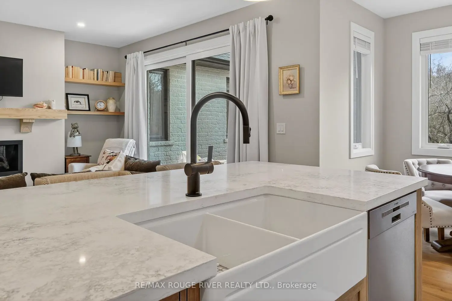 Additional image 9 of 4 - 1000 D'arcy Street