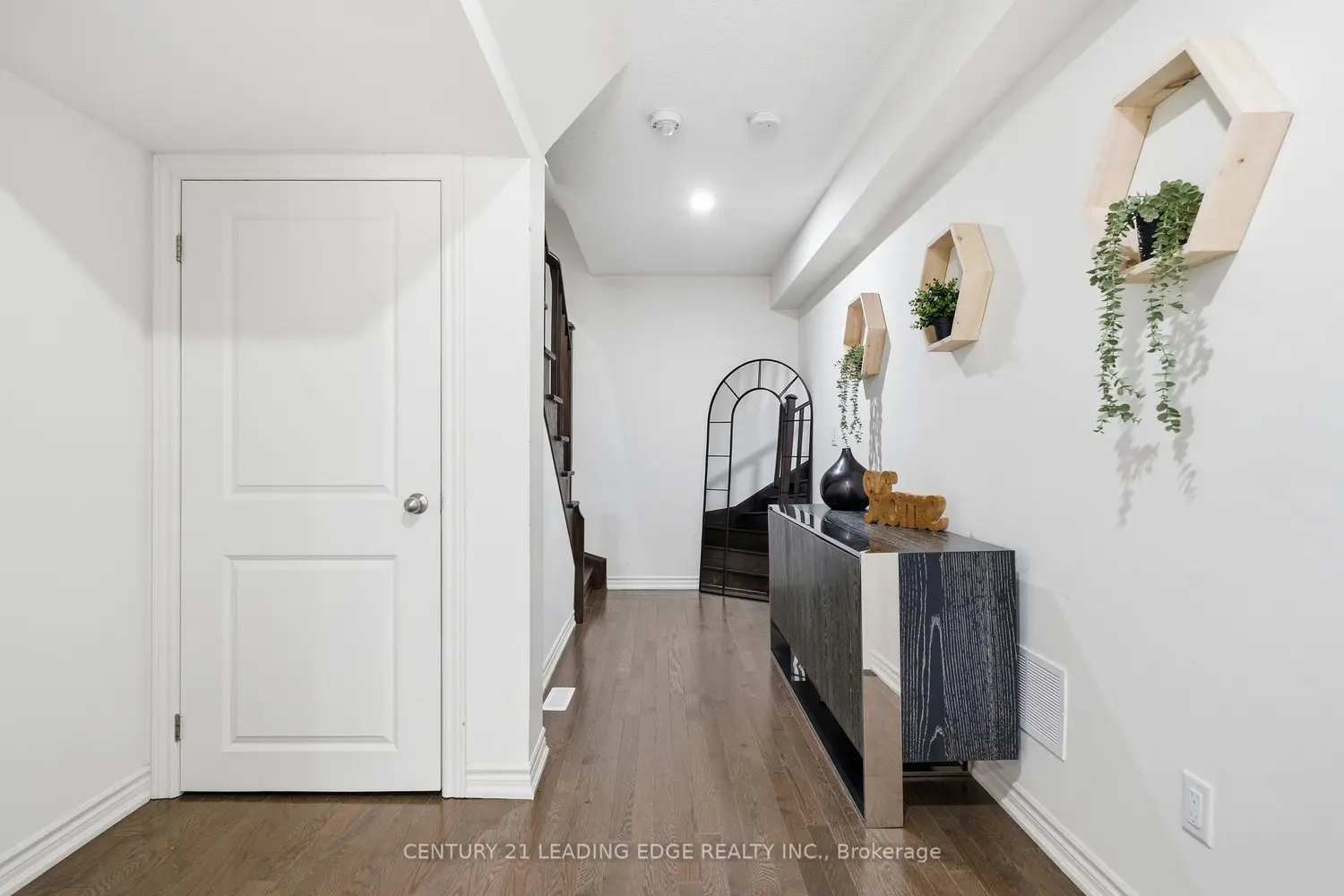 Additional image 4 of 12 Coppini Lane
