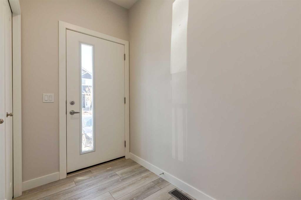 Additional image 3 of 31 Tuscany Summit Square NW, Calgary, AB, T3L 0G1