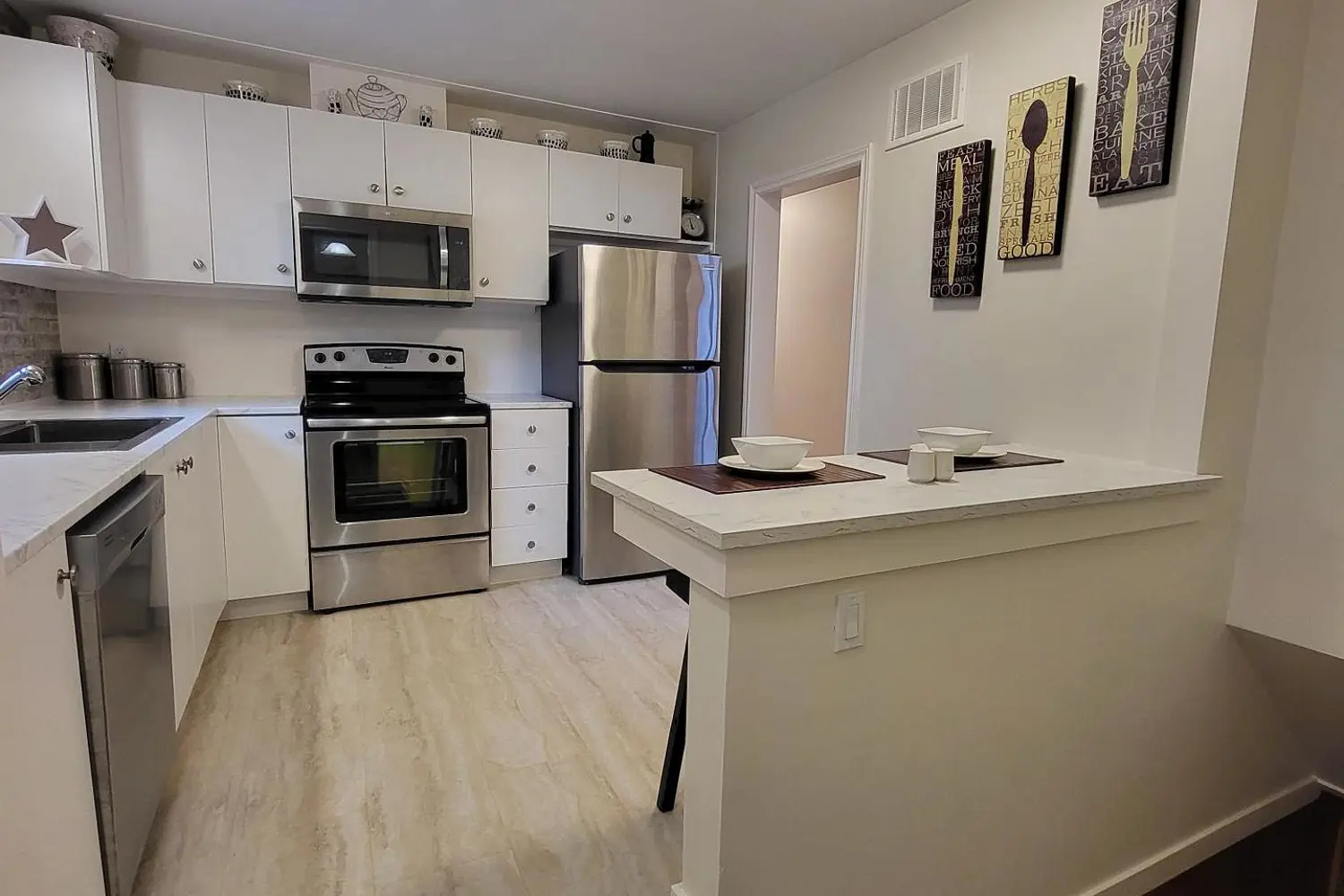 Additional image 8 of 726 Bessborough Drive