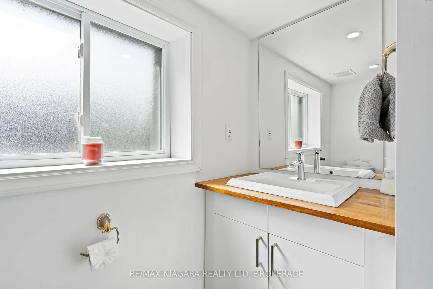105 Lighthouse Drive photo 4
