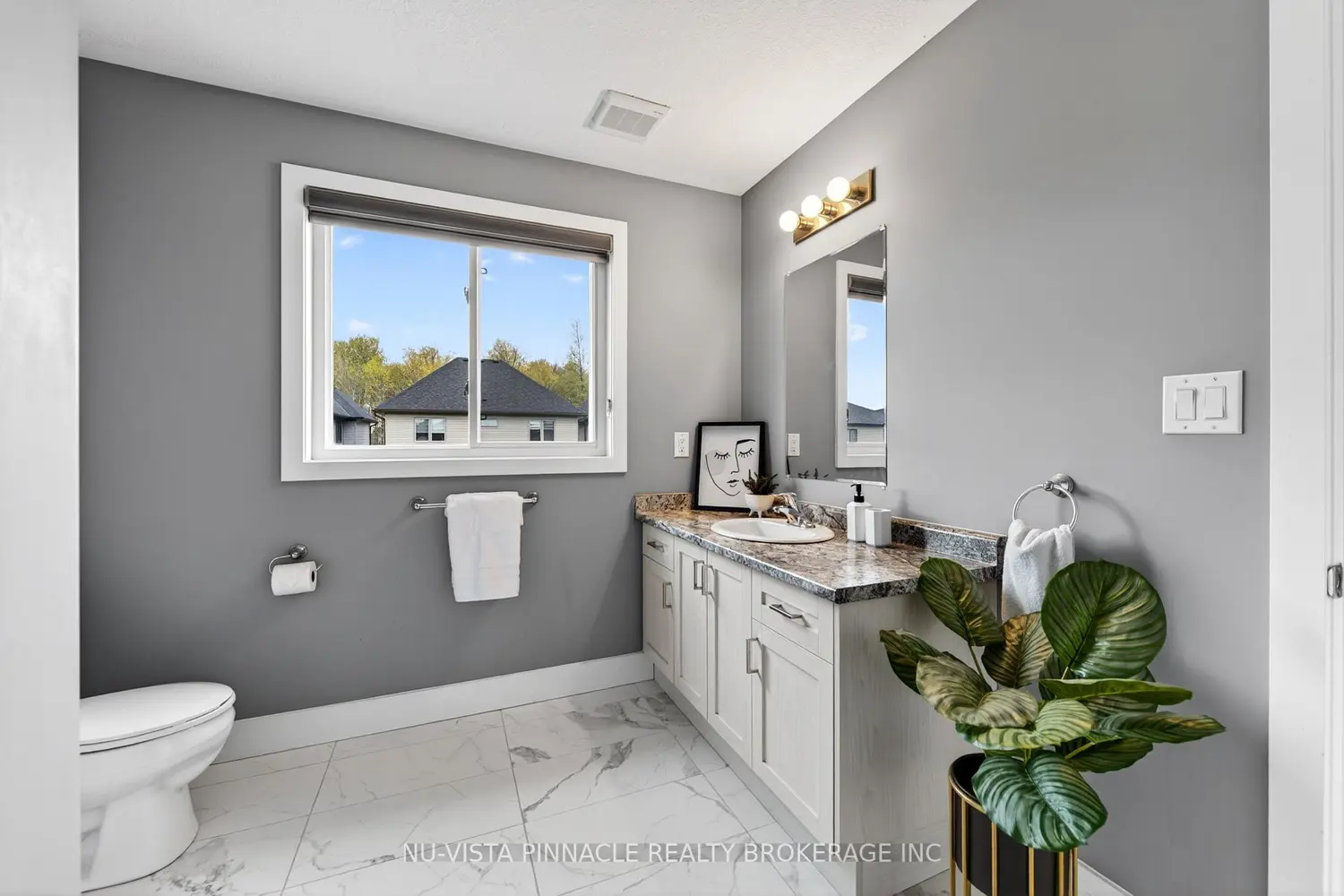 Additional image 8 of 1541 Applerock Avenue